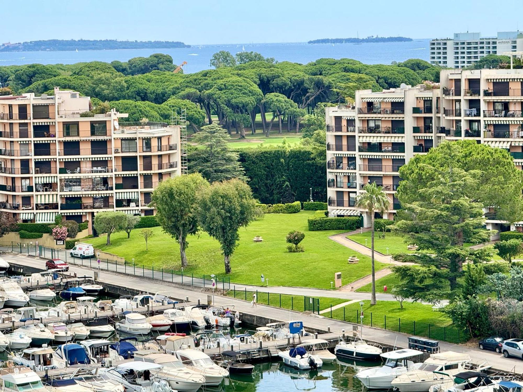 My Resid Appart Cannes Marina Vue Mer Манделю-ла-Напул Екстериор снимка
